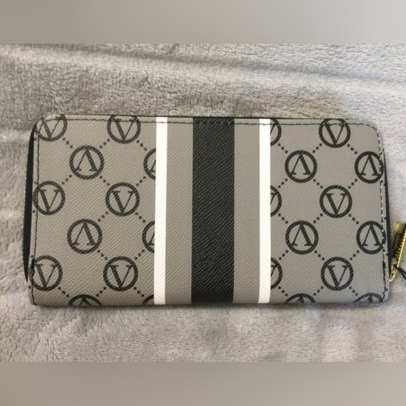 Vera New York Signature Zip Around Long Wallet NWT - Picture 2 of 10